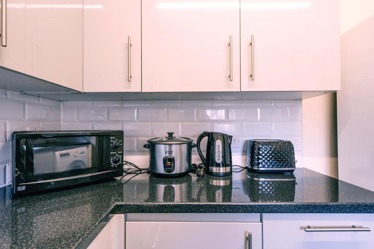Modern 2 Bed House- Free Parking And Close To The Centre Бристоль Экстерьер фото